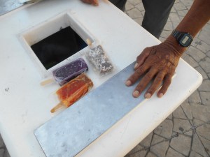 Sólo quedaron tres paletas. Imagino que es de los productos más vendidos por el infame calorón. 