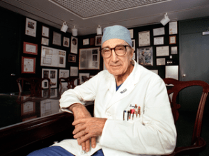 El doctor Michael DeBakey.
