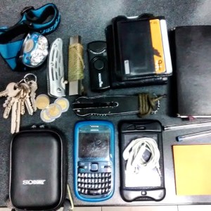 Todo eso que yo siempre traigo en los bolsillos.  